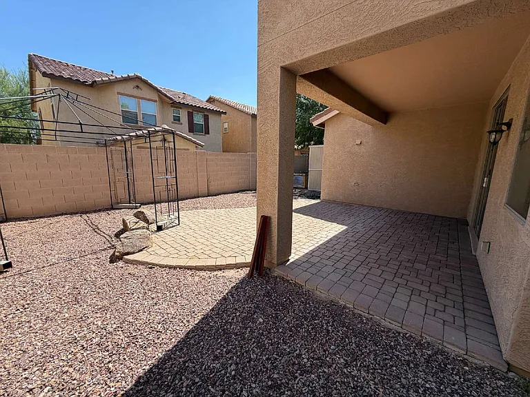 5621 E Adrian Ave — Photo 16