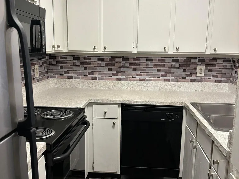 Oak Meadow Apartments — Photo 74