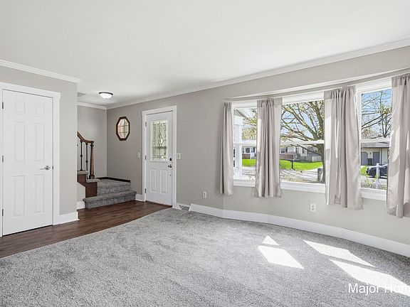 5th image of 401 Anderson Dr