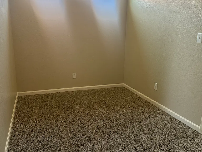 3541 Buckingham Ave — Photo 8
