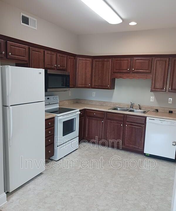 2nd image of 212 Brown Stone Way