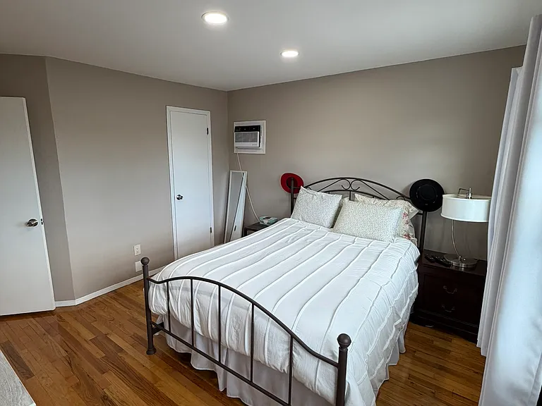 2503 Cedar St — Photo 13