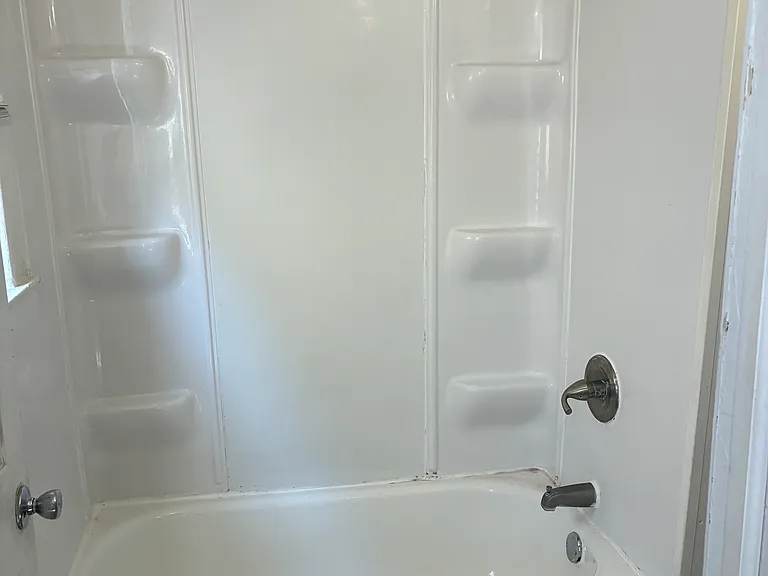 3228 Seneca St — Photo 7