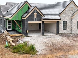 13749 Pembroke Ln, Leawood, KS 66224