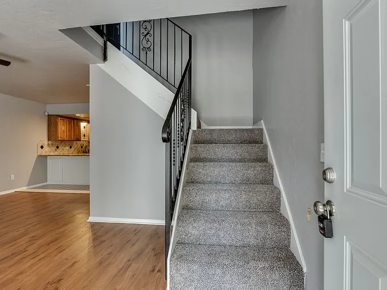 13813 Fairhill Ave — Photo 5