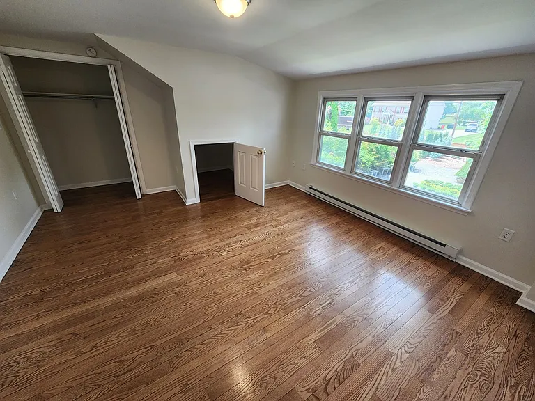 5176-5178 Greenvillage Rd — Photo 15