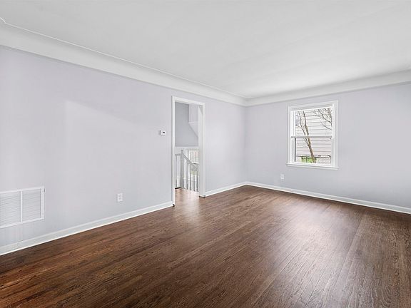 3rd image of 22456 Gascony Ave