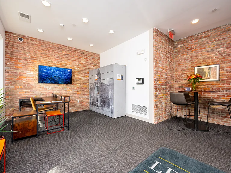 The Levinson — Photo 22