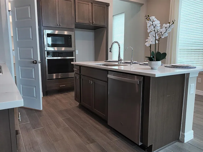 360 Mallorn Ln — Photo 7