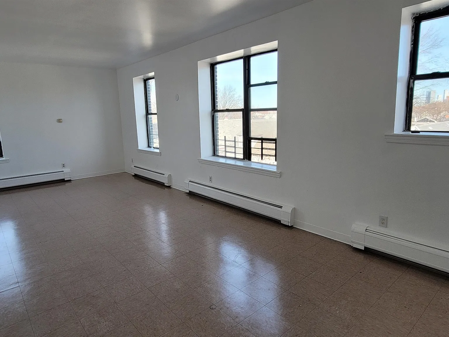 3 bed, 1.0 bath, $2,071 — Photo 3
