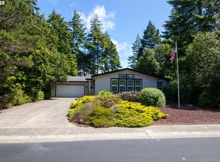 608 Glenbrook Cir, Florence, OR 97439