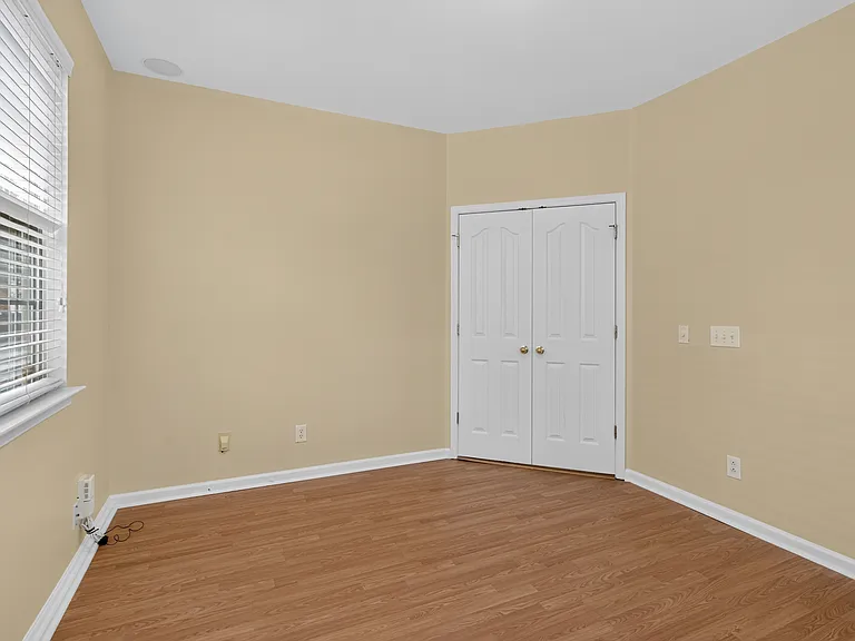 17222 Westmill Ln — Photo 30