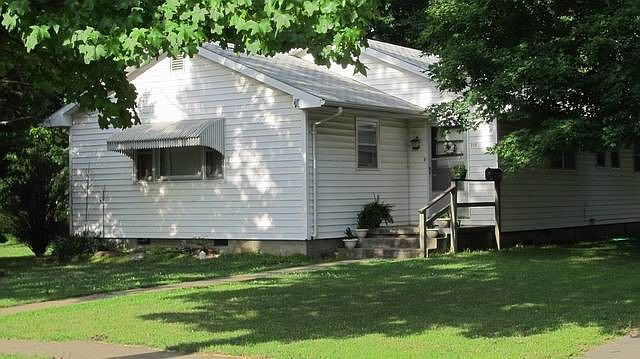 2nd image of 219 N Main St