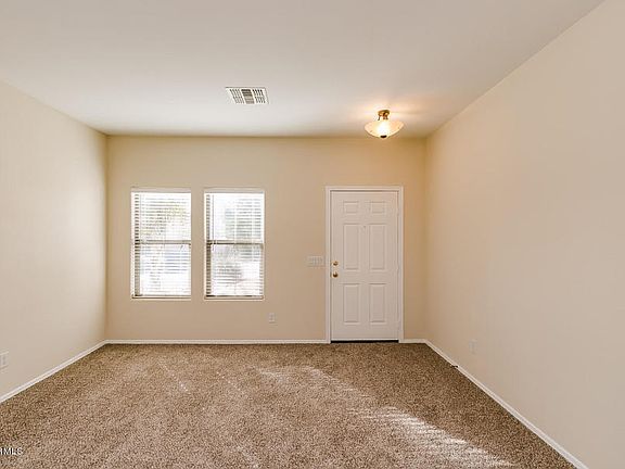4th image of 1098 W Vineyard Plains Dr