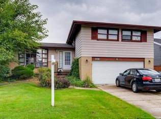 10413 S Georgia Ln, Oak Lawn, IL 60453