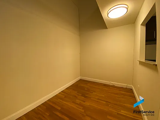 Rented by FirstService Realty (legacy) | media 14