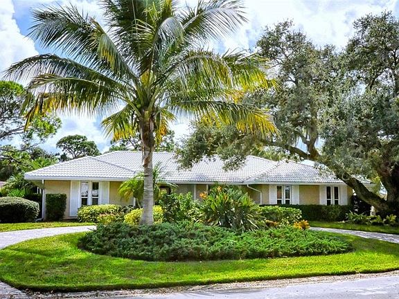 2nd image of 464 Yacht Harbor Dr