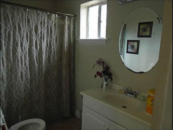 4th image of 3903 Lincolnshire St
