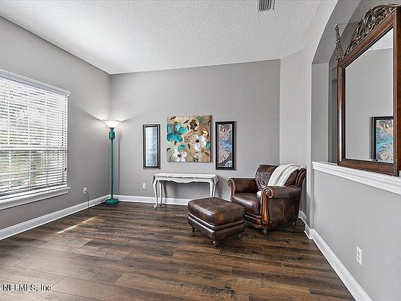 5th image of 1012 W TERRANOVA Way