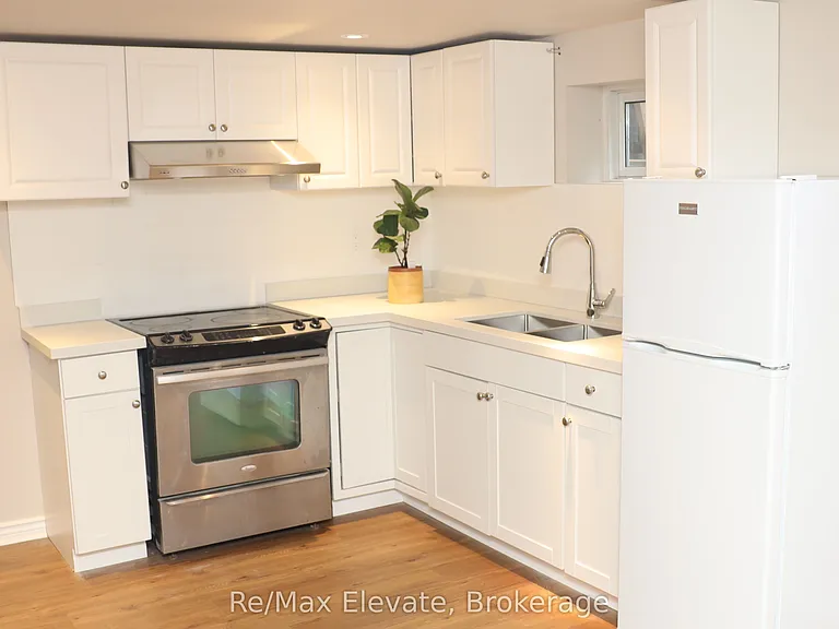 66 Woodgarden Cres #BASEMENT — Photo 7