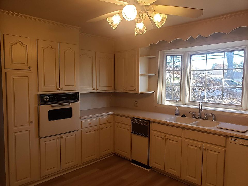 406 Brushy Creek Rd, Taylors, SC 29687 Zillow