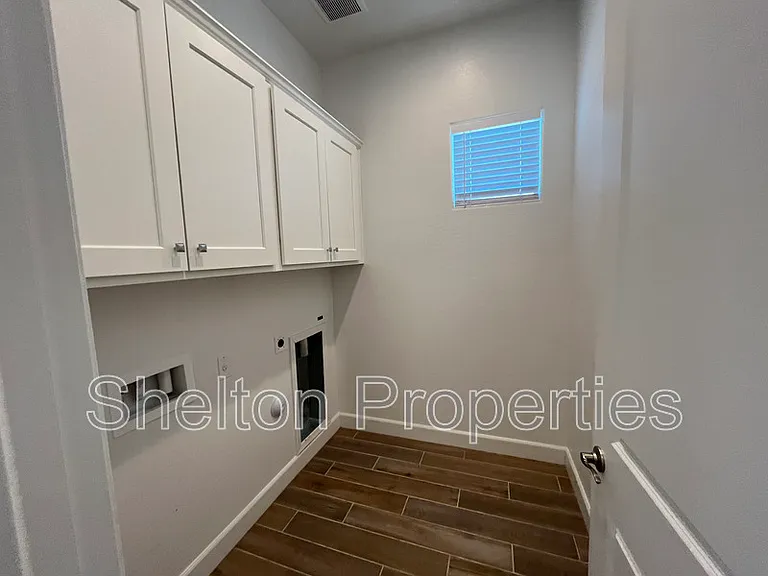 20711 W Medlock Dr — Photo 3