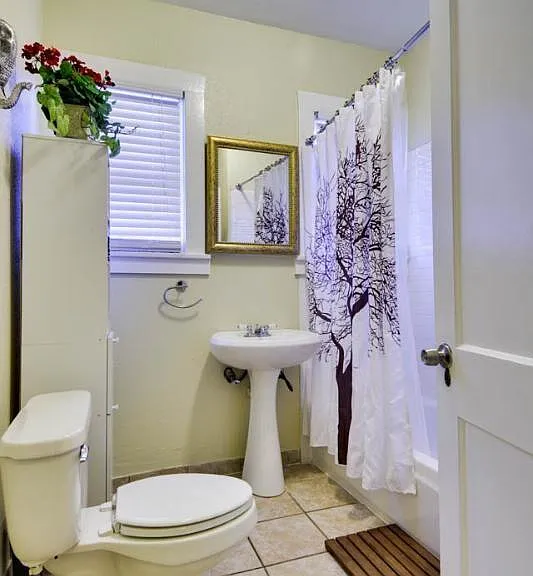E Ashby Pl — Photo 4