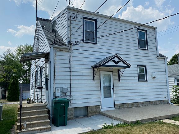 2nd image of 1526 N Prairie Ave