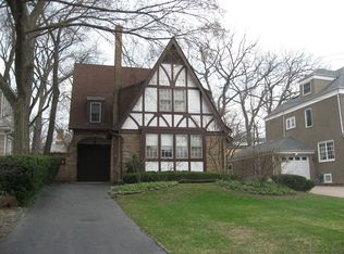 655 Lincoln Ave, Winnetka, IL 60093