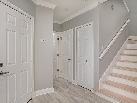 5th image of 905 Crows Nest Ln