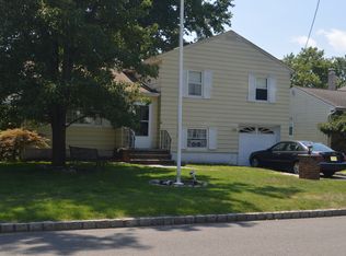 71 Pembrook Dr, Kenilworth, NJ 07033
