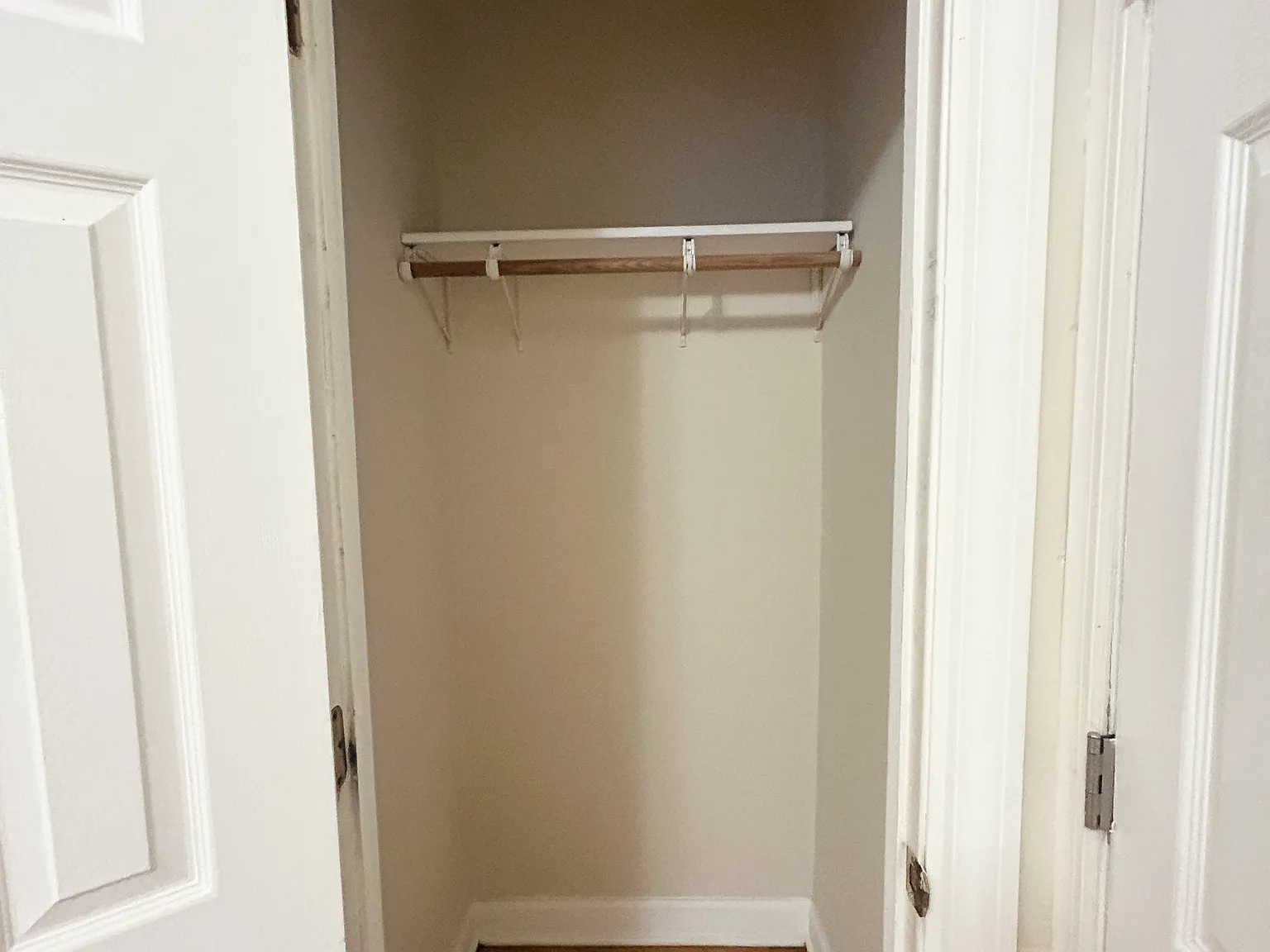 1347 W Touhy Ave — Photo 3