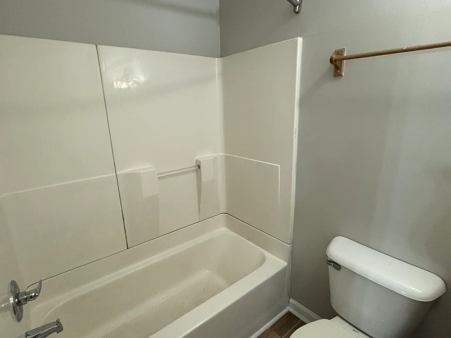 2 bed, $1,200 — Photo 3