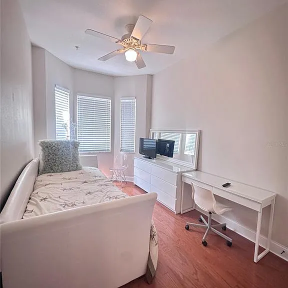 2303 Kensington Garden Ln — Photo 11