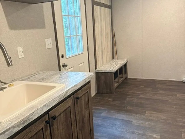656 Mountain View Rd — Photo 15