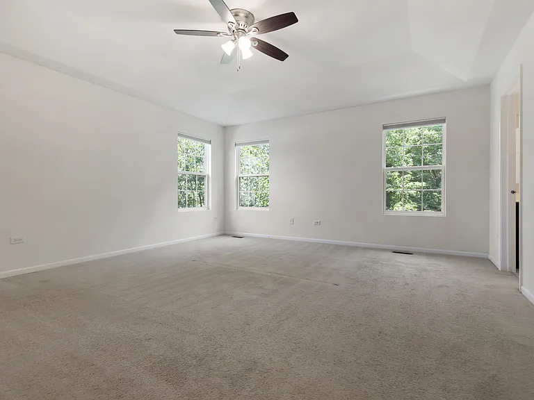 1022 Ravendale Ct — Photo 14