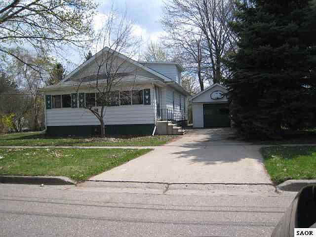 1st image of 211 N Pine St