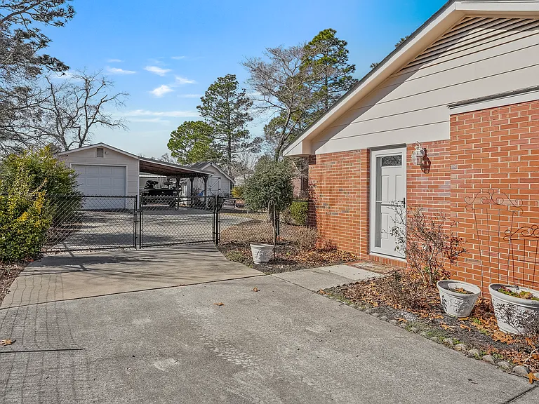 3310 Cornell Dr — Photo 7