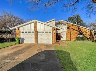 732 Aspen Ct, Hurst, TX 76054