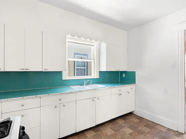 416 Bellevue Pl — Photo 11
