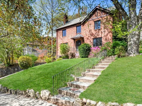 36 Blake Rd, Brookline, MA 02445