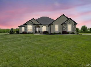 2 Mahogany Run, Farmington, MO 63640