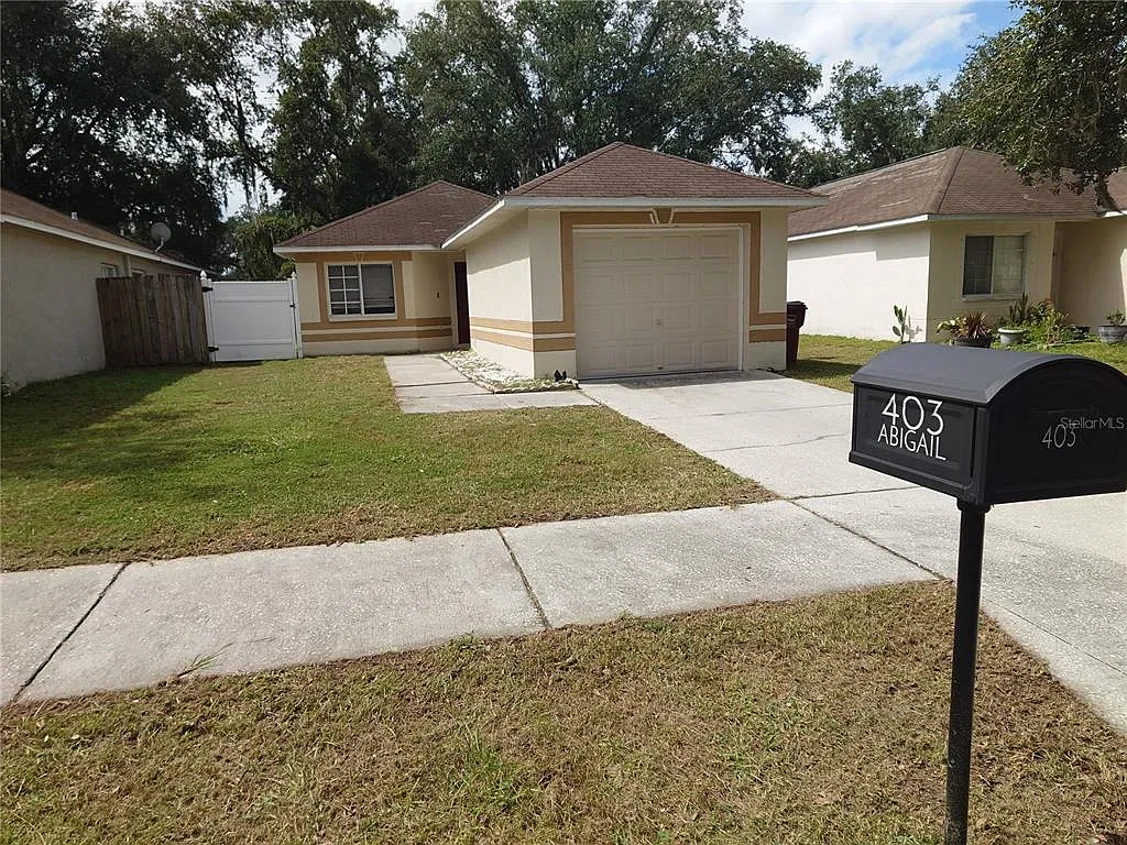 2 bed, 1.0 bath, 983 sqft, $1,795 — Photo 1