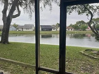3 bed, 2.0 bath, 1512 sqft, $2,475 — Photo 2