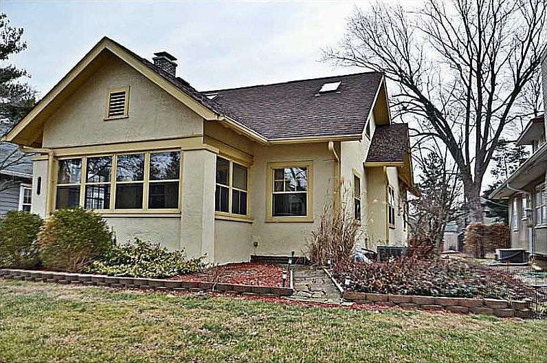 1st image of 209 E Beverly Dr