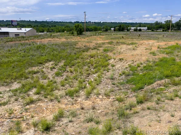 2 Highway 75, Henryetta, OK 74437