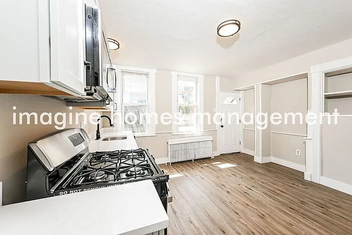 164 S 15th St #1 — Photo 8