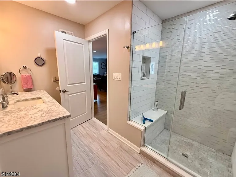 114 Brandywyne Dr — Photo 13