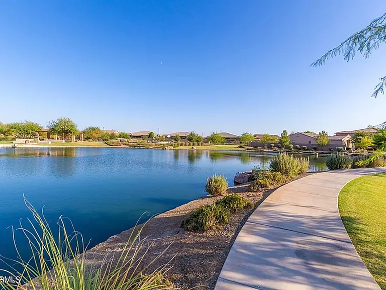 3432 E Strawberry Dr — Photo 1