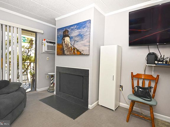 5th image of 18 69th St Unit 2